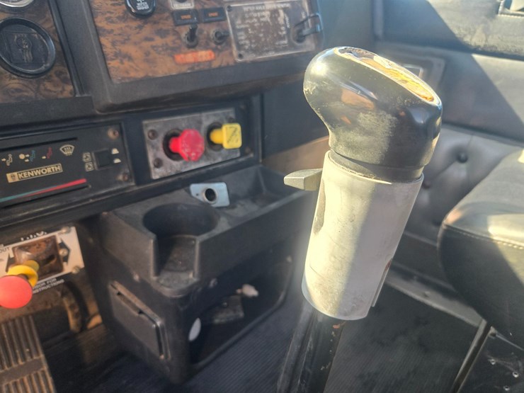 1998-kenworth-t800-image-53
