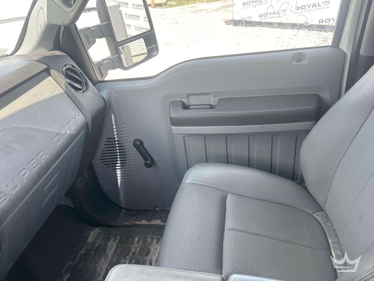 2015-ford-f350-image-16