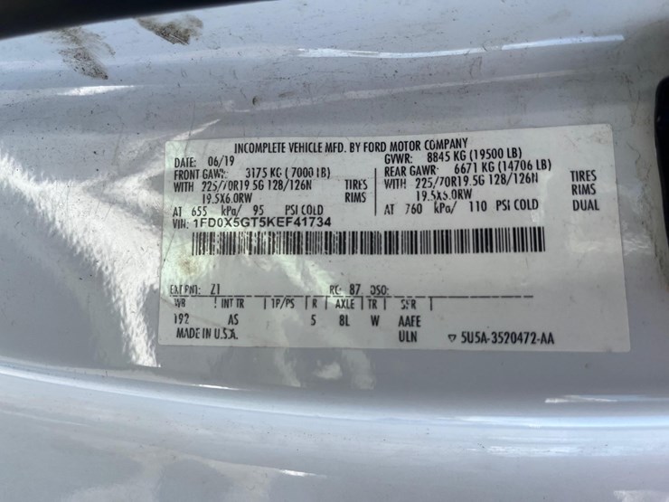 2019-ford-f550-image-11