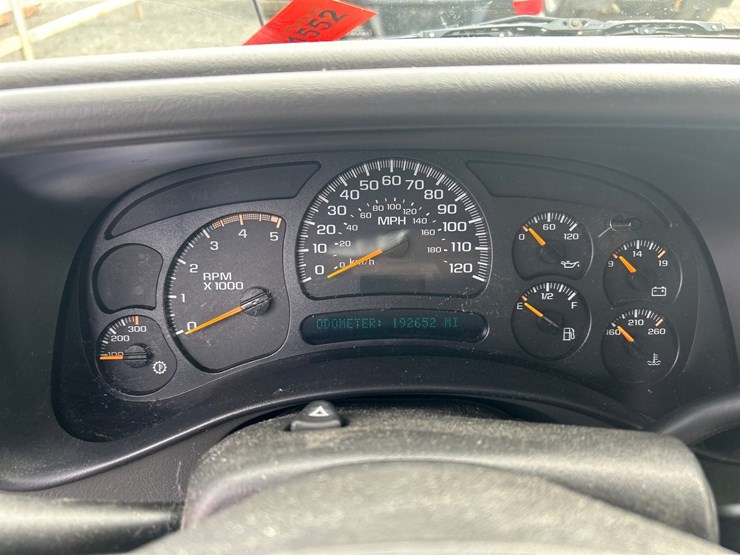 2005-gmc-sierra-2500-image-51