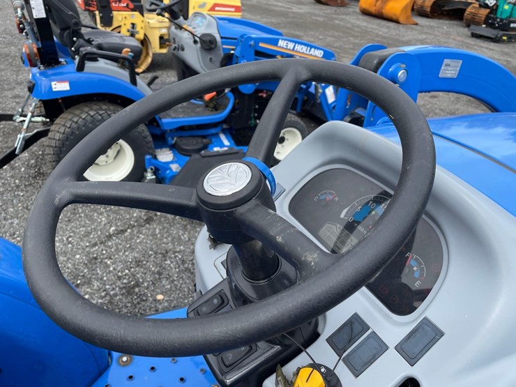 new-holland-workmaster-35-image-9
