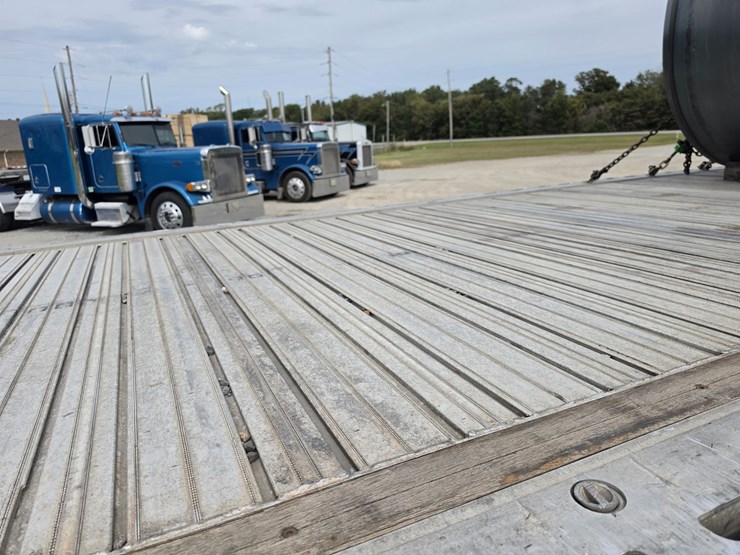 2022-fontaine-flat-bed-trailer-image-75