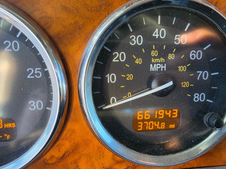 2006-peterbilt-378-image-69