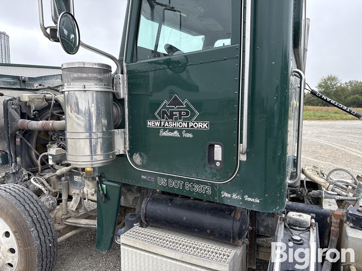2013-peterbilt-388-image-10