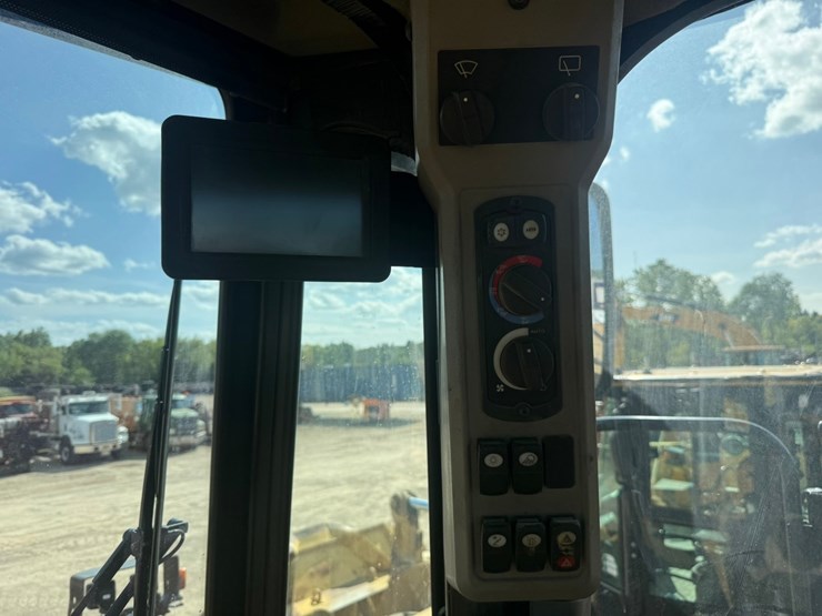 2017-caterpillar-988k-image-143