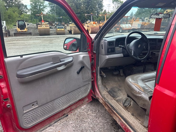 2001-ford-f350-image-32