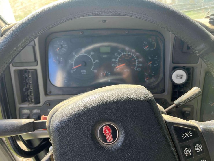 2006-kenworth-t2000-image-19