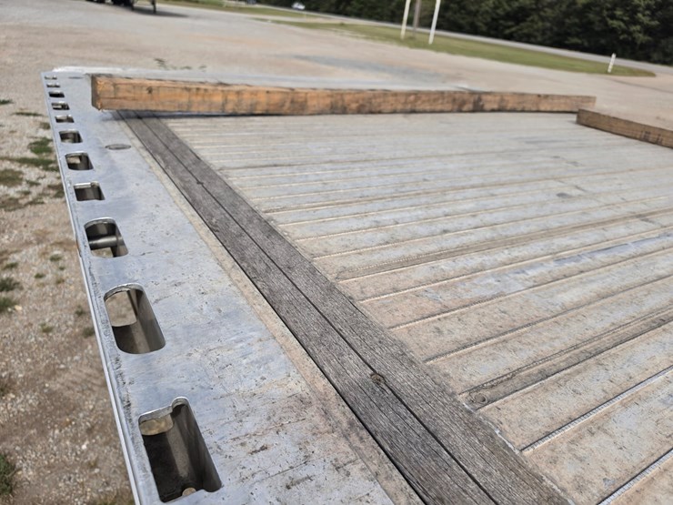 2023-fontaine-flat-bed-trailer-image-71