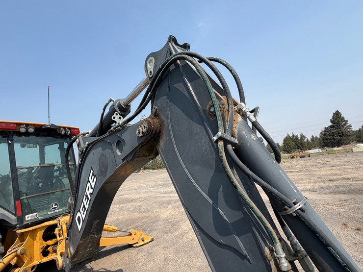 2016-deere-410l-image-51