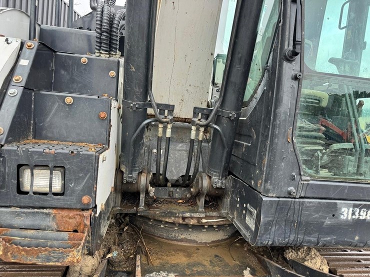2019-bobcat-e145-image-15