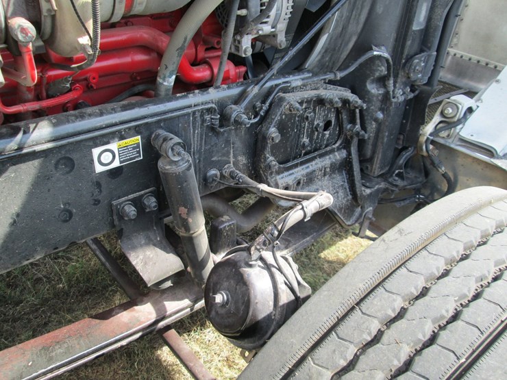 2018-peterbilt-389-image-21