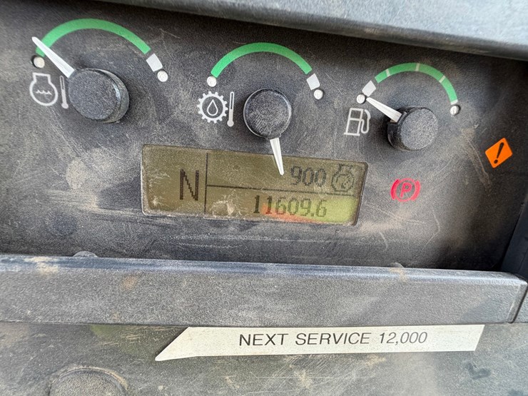 2016-deere-410l-image-72