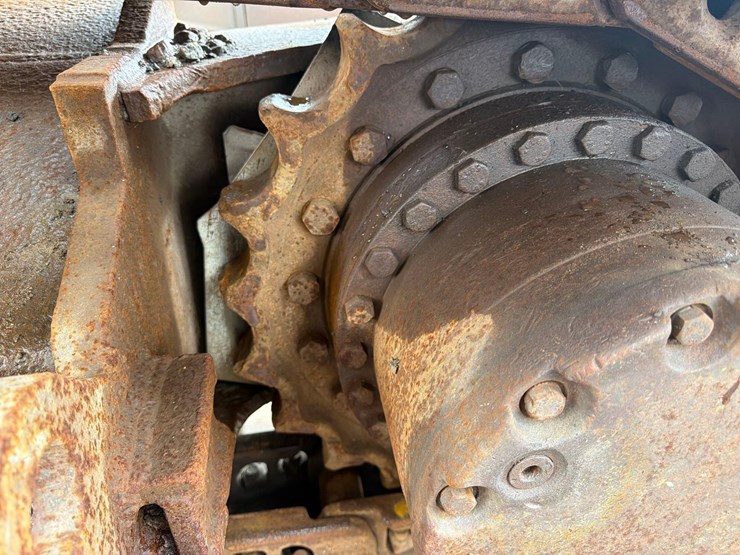 deere-200d-lc-image-14
