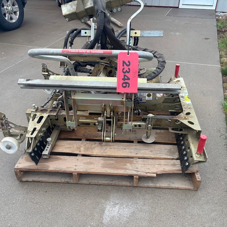 #2346 • 2015 Pavetec 8VZ ECO Pavement Block Setter