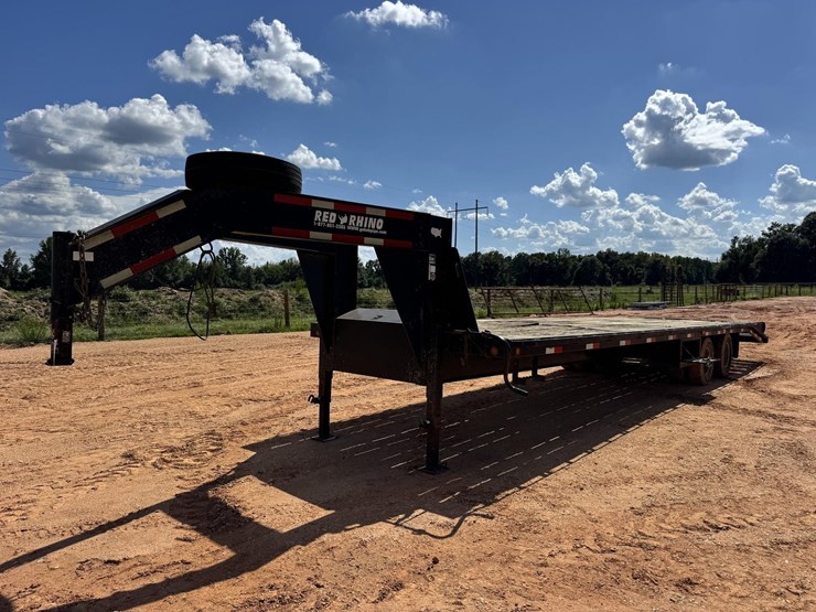 #8737-•-2017-red-rhino-32'-gooseneck-flatbed-image-1