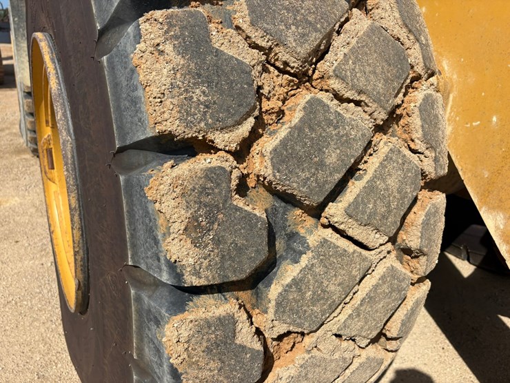 2014-caterpillar-972k-image-92