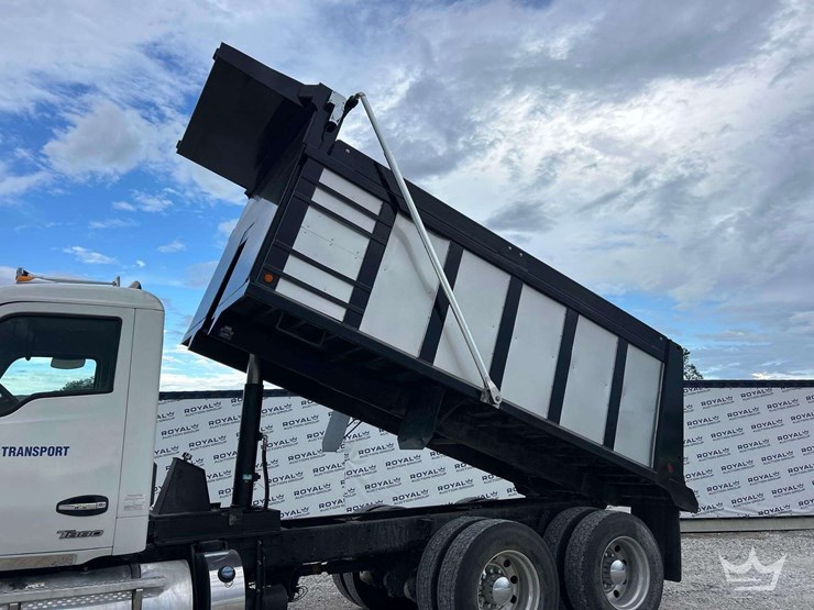 2022-kenworth-t880-image-9