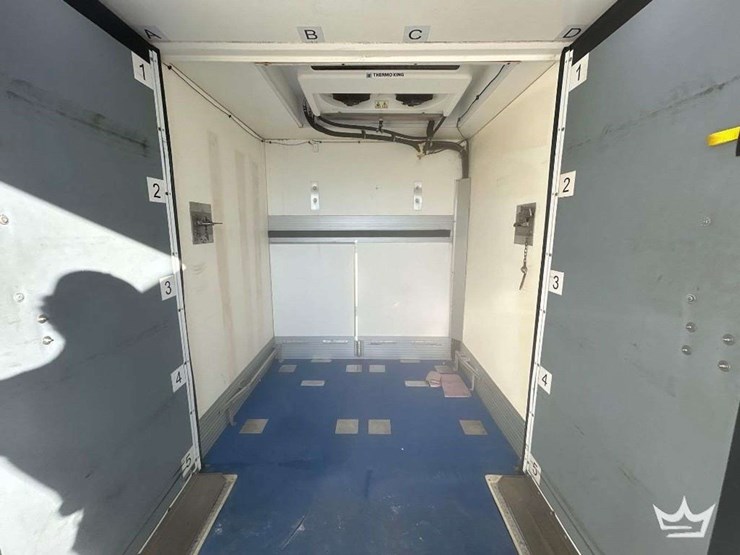 2023-ford-e350-image-15