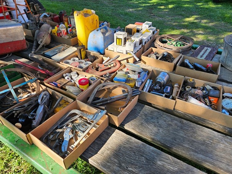 #8000-•-live-on-the-ground-only-items-image-26