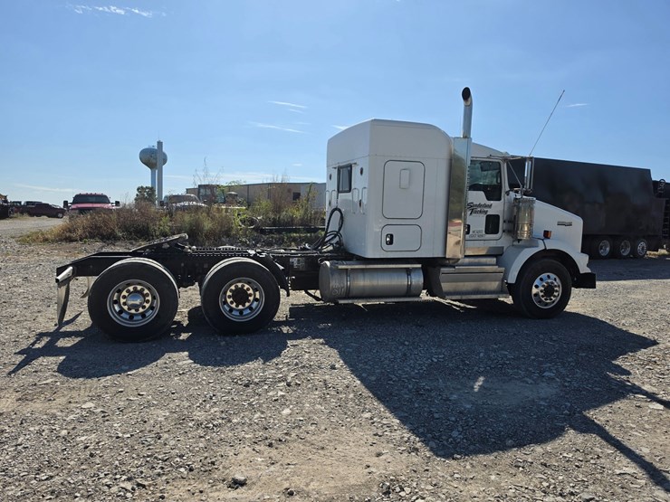 2018-kenworth-t800-image-24