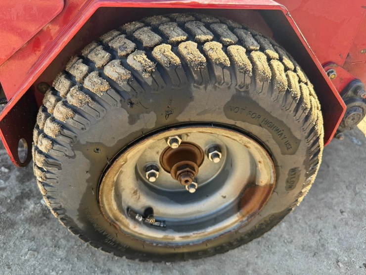 #1919-•-toro-39519-stand-on-aerator-image-32