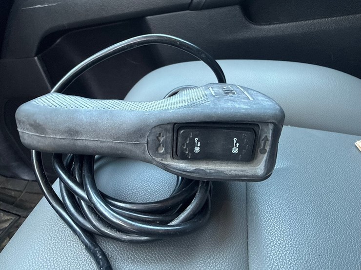 #1395-•-2019-chevrolet-silverado-4x4-pickup-truck-image-50