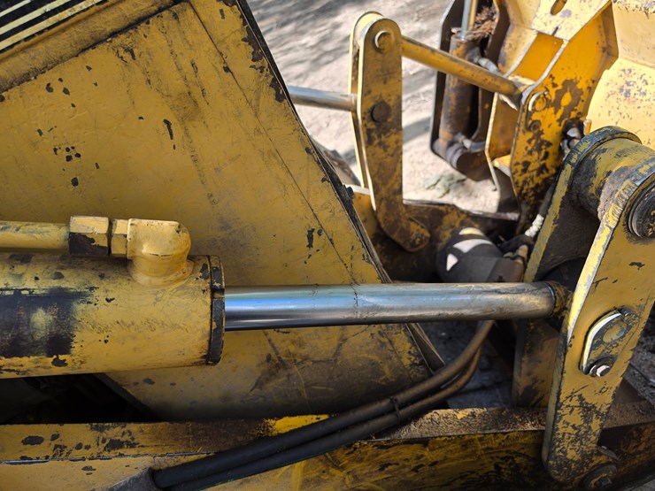 deere-555g-image-83