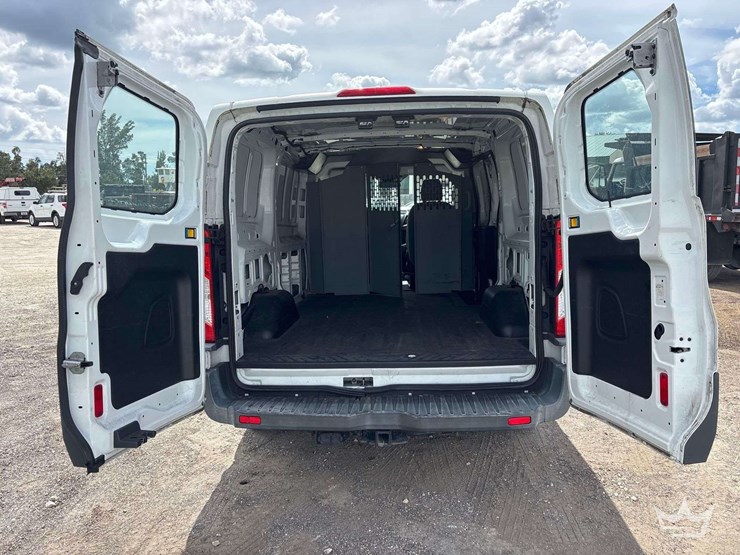 2016-ford-transit-image-19