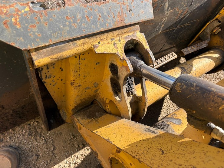 2003-john-deere-240-image-16