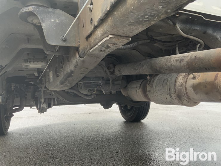 2015-ford-f550-xl-image-15