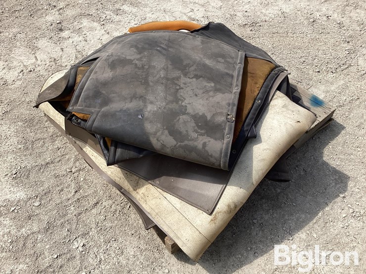 kenworth-cabover-dog-house-cover-&-additional-upholstery-image-5