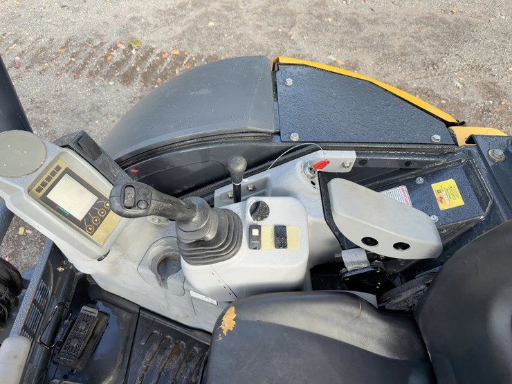 2020-deere-30g-image-30