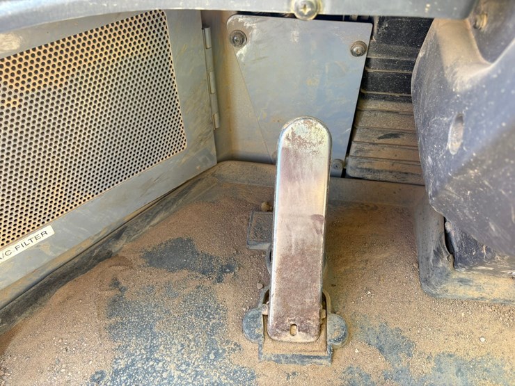 #3650-•-2011-komatsu-w380-6-wheel-loader-image-58