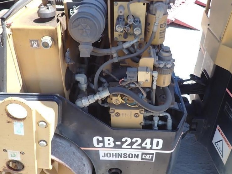 2002-caterpillar-cb-224d-image-14