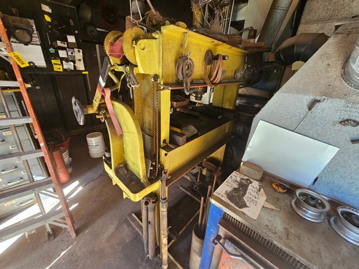 #8706-•-hydraulic-shop-press-image-3