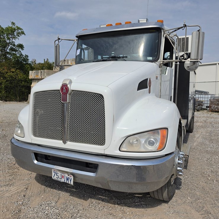 2018 KENWORTH T370