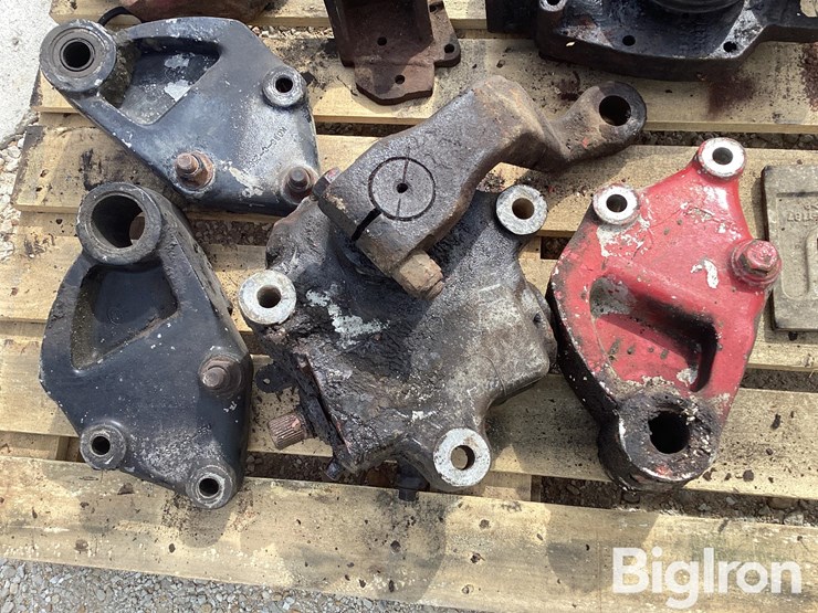 k100-steering-box,-spring-hangers,-water-pump-image-9