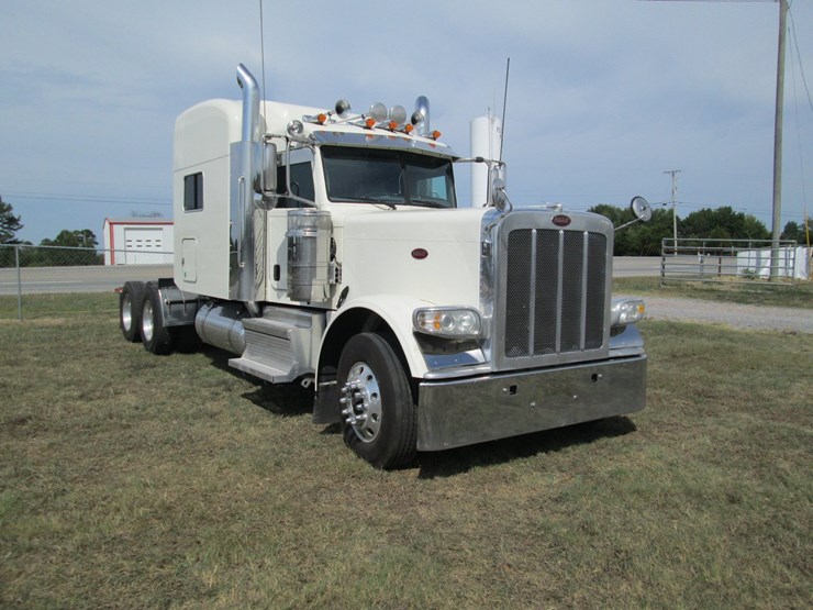 2018-peterbilt-389-image-2