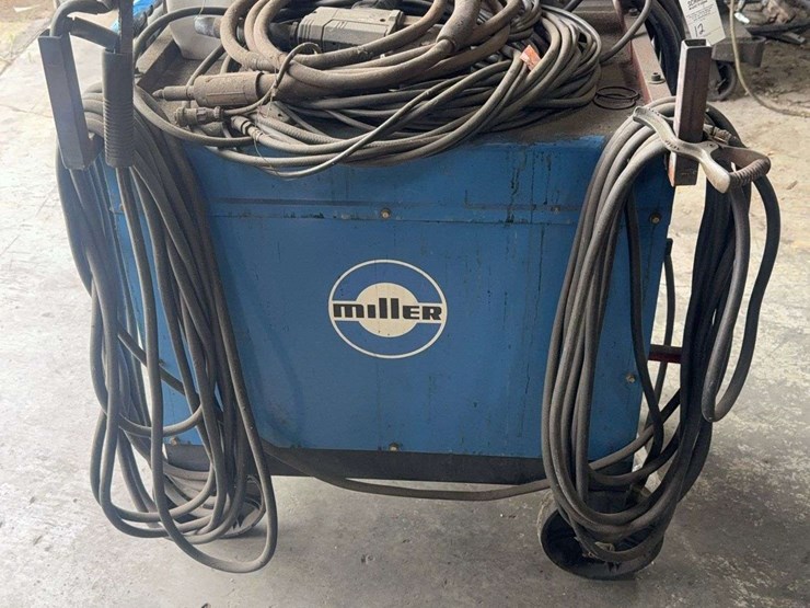 miller-dialarc-250-ac/dc-constant-current-arc-welding-power-source-with-leads,-s/n:-jg008642,-1ph,-200/230/460v,-does-have-3phase-plug-image-5