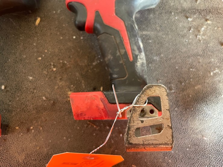 #5511-•-milwaukee-18v-drill-and-drill-driver-image-7