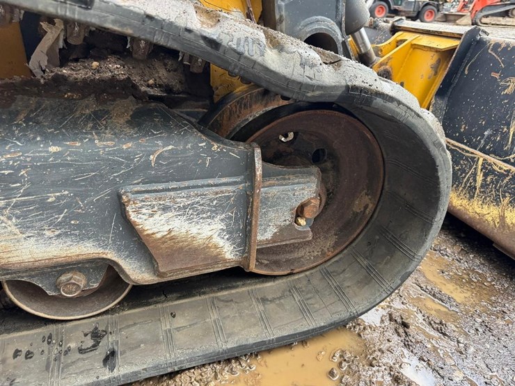 2019-deere-333g-image-21
