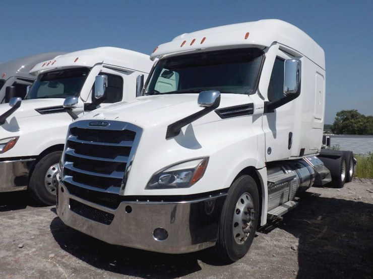 2024-freightliner-cascadia-126-image-1