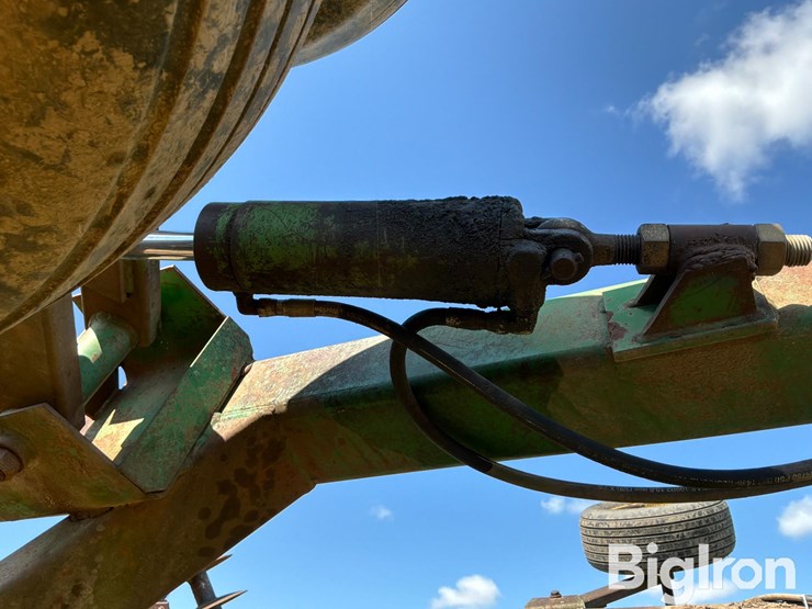 john-deere-630-image-12