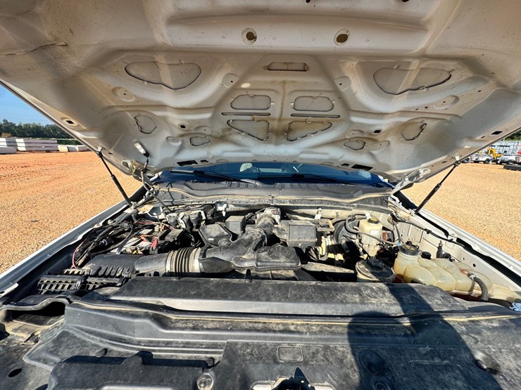 2021-ford-f250-xl-image-11
