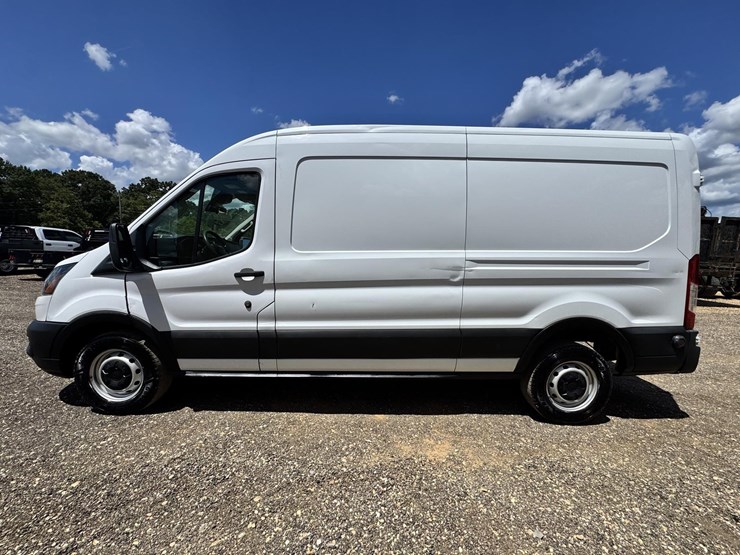 2020-ford-transit-image-2