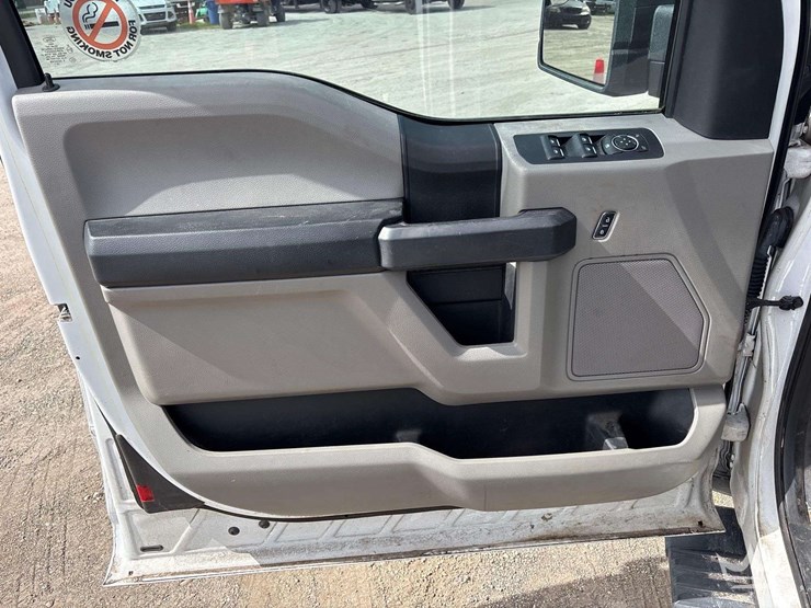 2017-ford-f150-image-11