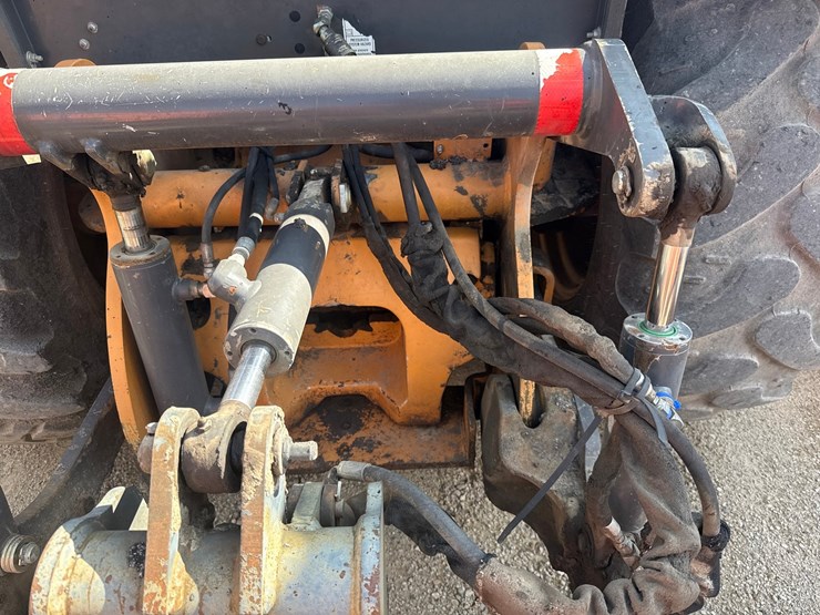 #2483-•-2009-case-570mxt-series-3-skip-loader-image-24