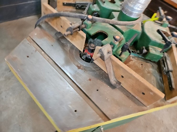 #8714-•-router-and-jointer-table-image-7