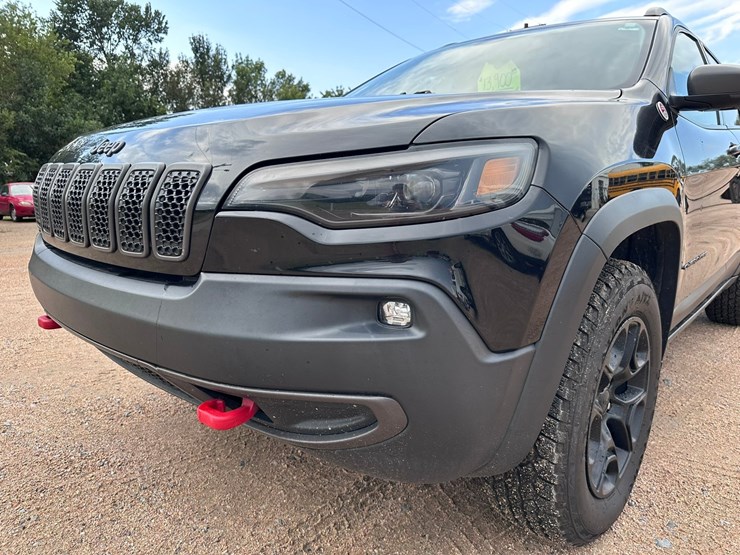 2019-jeep-cherokee-image-13