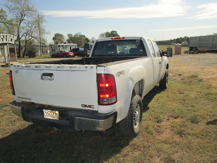 2013-gmc-2500hd-image-3